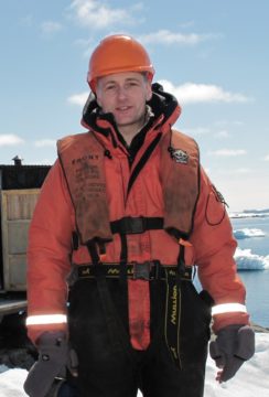 A person wearing a hat.