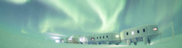 An aurora above the Halley 6 research station