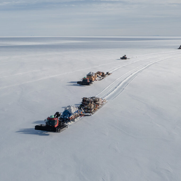Traverse convoy crossing Antarctic Ice Shelf